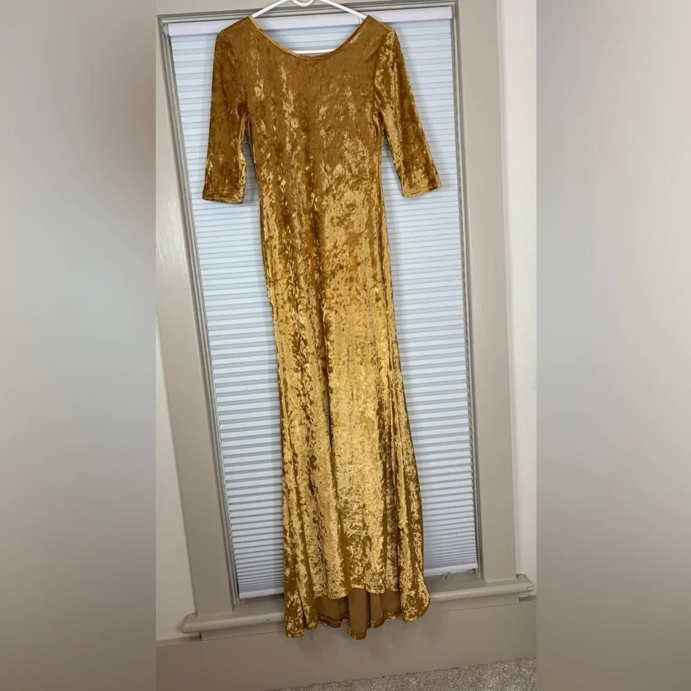 Crushed Velvet Scoop Back Maxi Dress